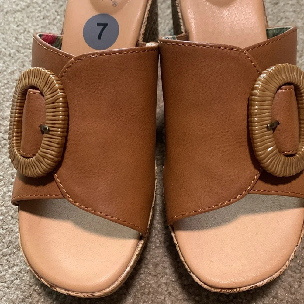 BOC Heels NWOT - Picture 5 of 5